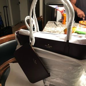 Handbag with large wristlet used twice